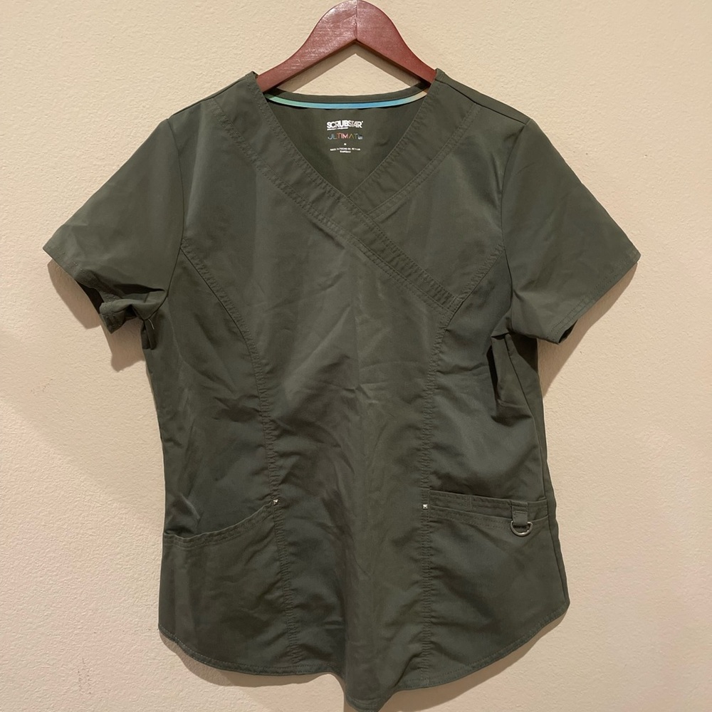 Scrub set